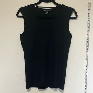 CABLE & GAUGE black ribbed basic tank top in medium, thick soft material!